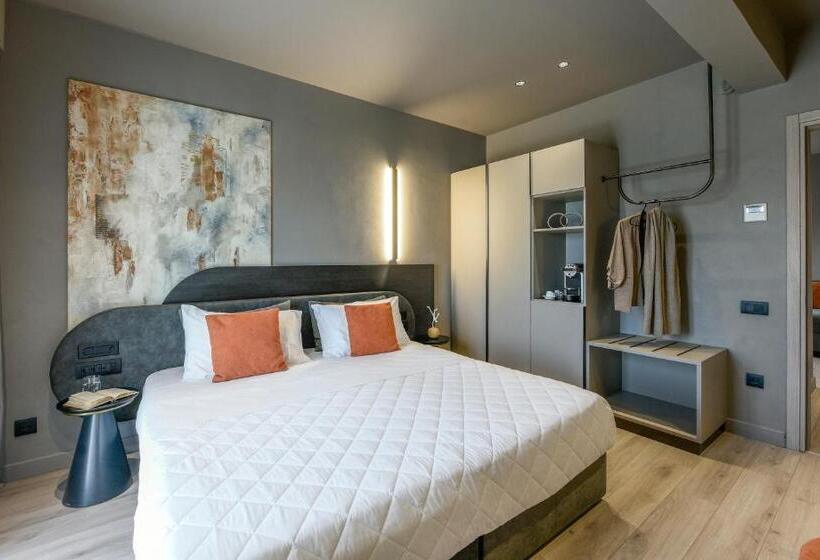 جناح جونيور ذات إطلالة, Arcadion