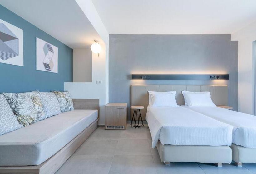 חדר סופריור לשלושה, Avra By Smile Hotels