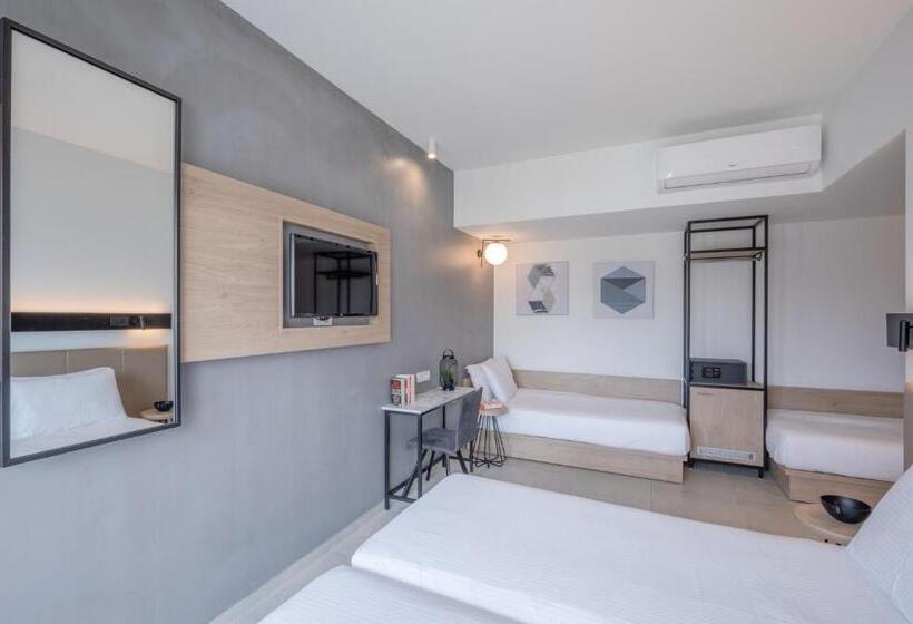 חדר סטנדרט לארבעה, נוף לים, Avra By Smile Hotels