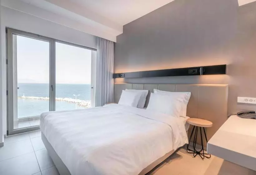 オーシャンビュースタンダードルーム, Avra By Smile Hotels