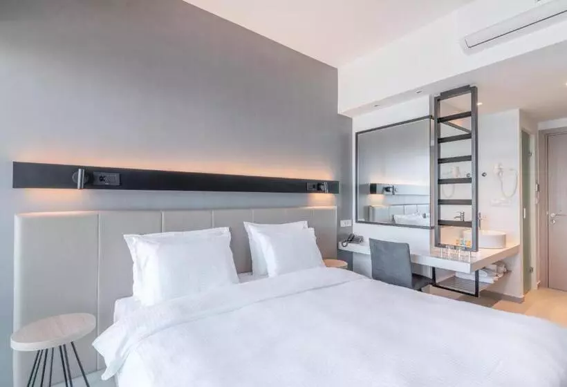 オーシャンビュースタンダードルーム, Avra By Smile Hotels
