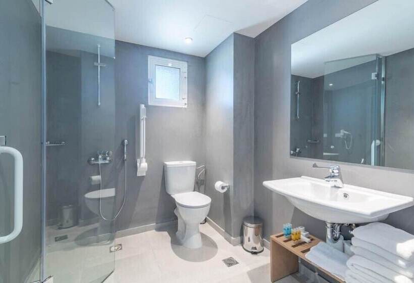 חדר סופריור לשלושה, Avra By Smile Hotels