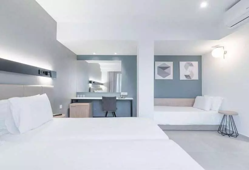 スーペリアトリプルルーム, Avra By Smile Hotels