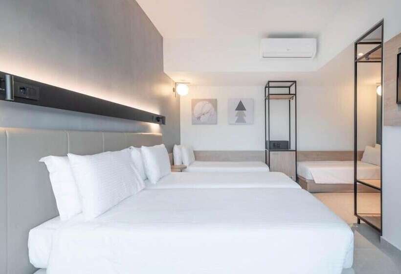 חדר סטנדרט לארבעה, נוף לים, Avra By Smile Hotels