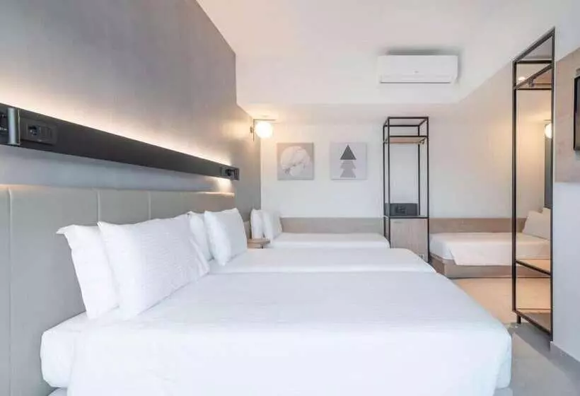サイドシービュー４人用スタンダード, Avra By Smile Hotels