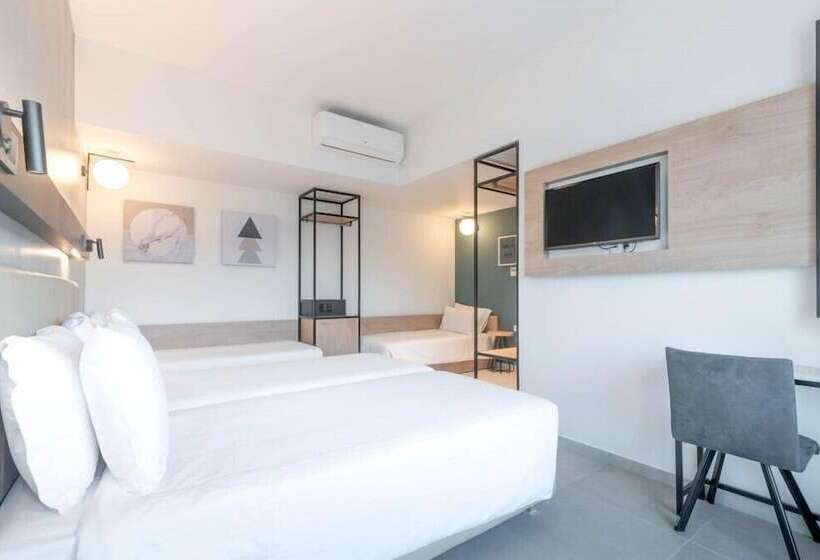 스탠다드 4인용 룸 측면 바다 전망, Avra By Smile Hotels