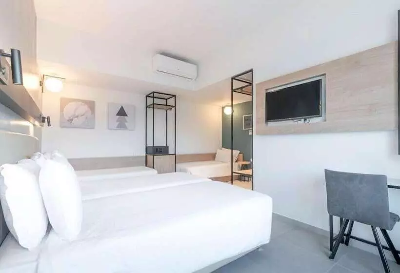 サイドシービュー４人用スタンダード, Avra By Smile Hotels