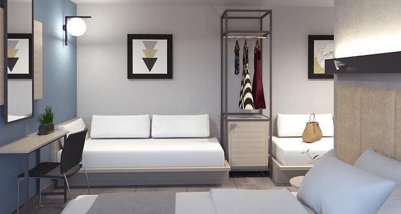 חדר סטנדרט לארבעה, נוף לים, Avra By Smile Hotels