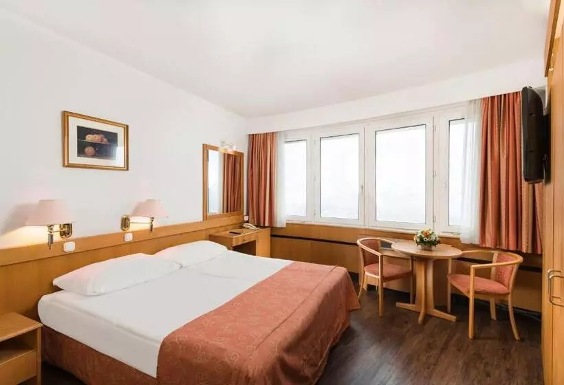 Quarto superior, Budapest