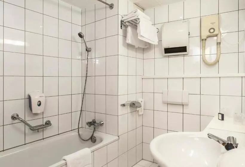 Quarto Economy, Budapest