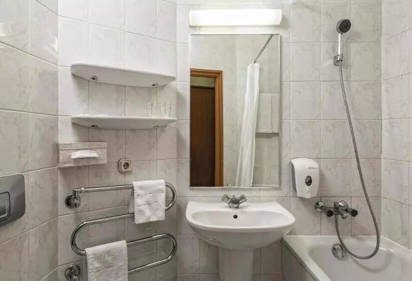 Quarto superior, Budapest