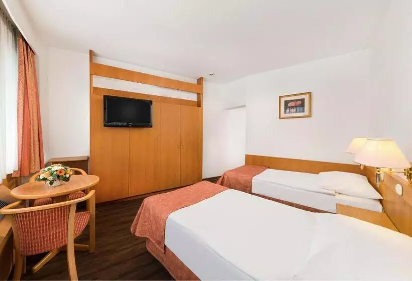Quarto superior, Budapest