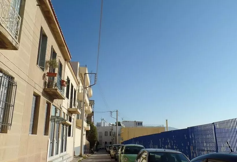 اتاق اکونومی, Cavo D  Oro