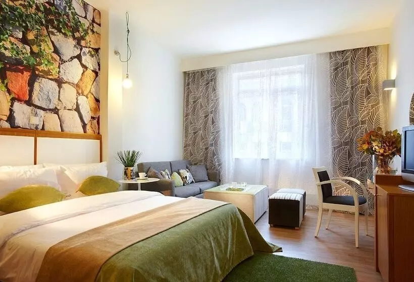 سوییت جونیور با چشم‌انداز شهر, City Hotel Thessaloniki