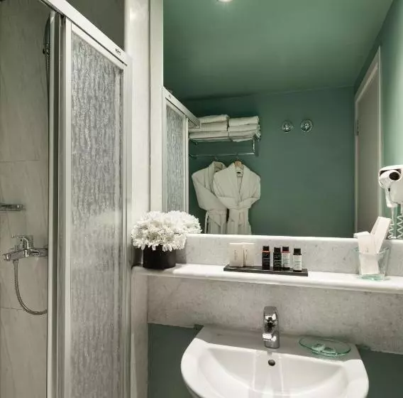 Superior Interior Room, City Hotel Thessaloniki