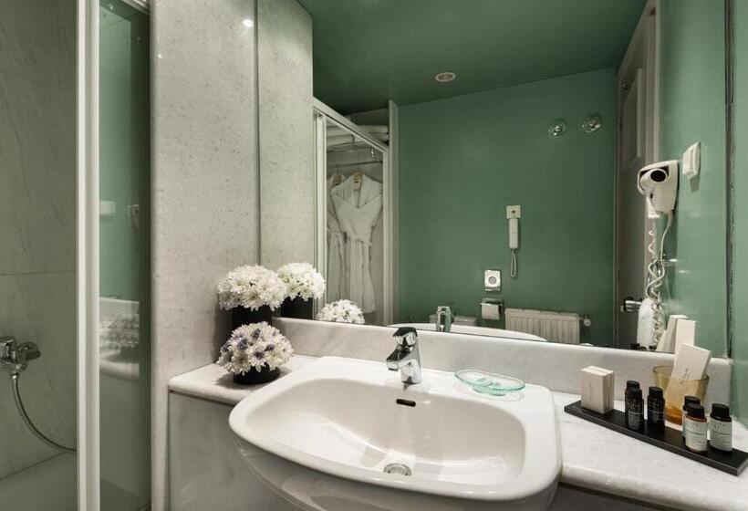 جناح جونيور ذات إطلالة, City Hotel Thessaloniki