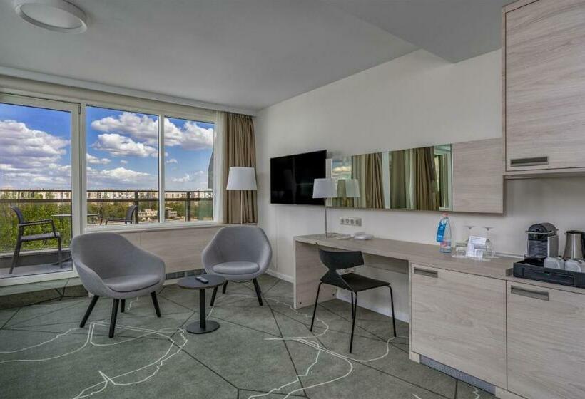 جناح جونيور, Ensana Thermal Margaret Island