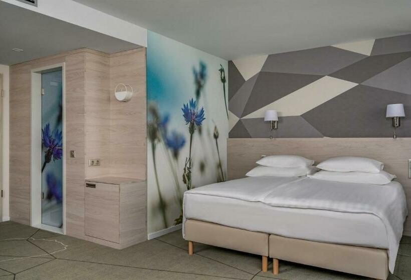 جناح جونيور, Ensana Thermal Margaret Island