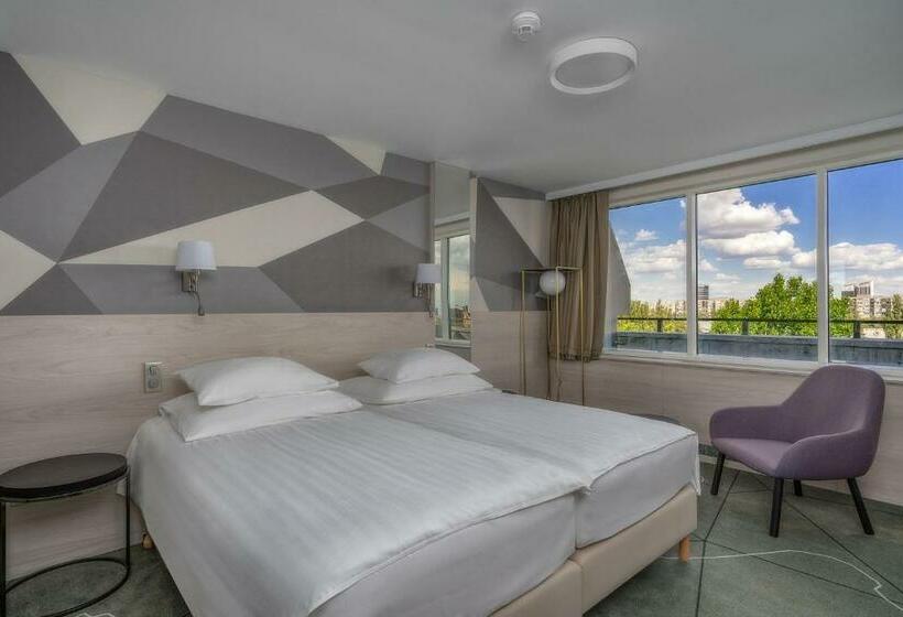 جناح, Ensana Thermal Margaret Island