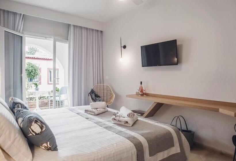 高级大房间, Iliada Beach