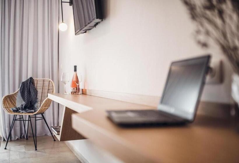 高级大房间, Iliada Beach