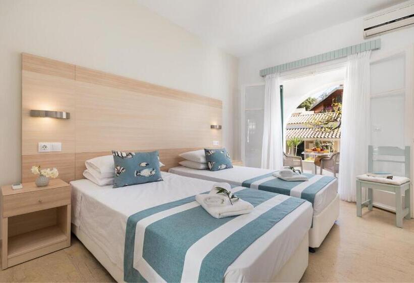 标准单人间, Iliada Beach