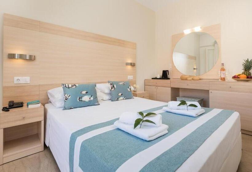 标准间, Iliada Beach