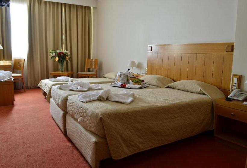 غرفة قياسية ثلاثية, Ilissos