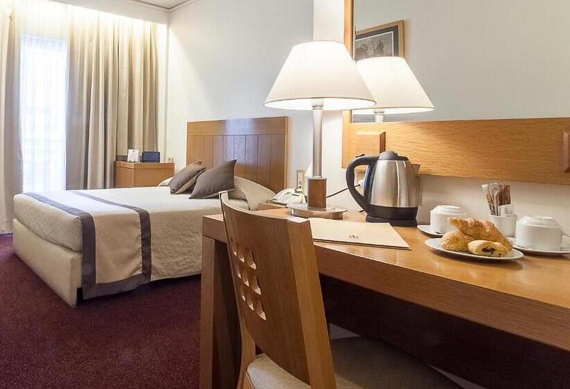 غرفة قياسية فردية, Ilissos