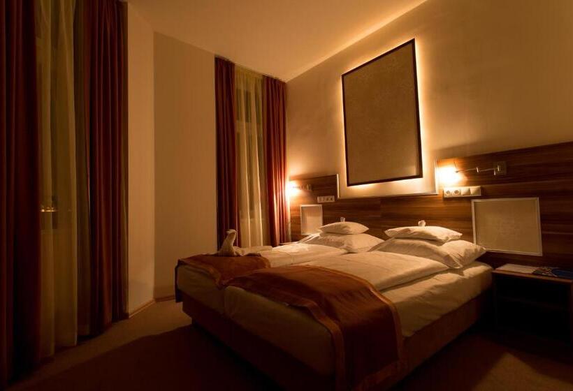 Номер Стандарт, Körös Panzió és étterem