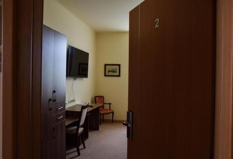 Номер Стандарт, Körös Panzió és étterem