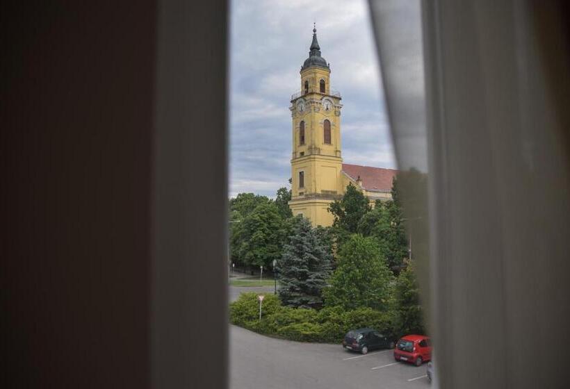 Номер Стандарт, Körös Panzió és étterem