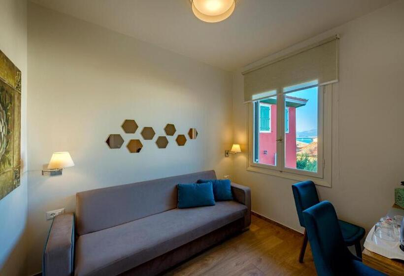 חדר סטנדרט לשלושה, Leto Nuevo