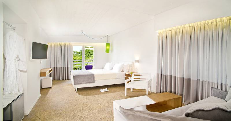 סוויטת ג'וניור, Marathon Beach Resort