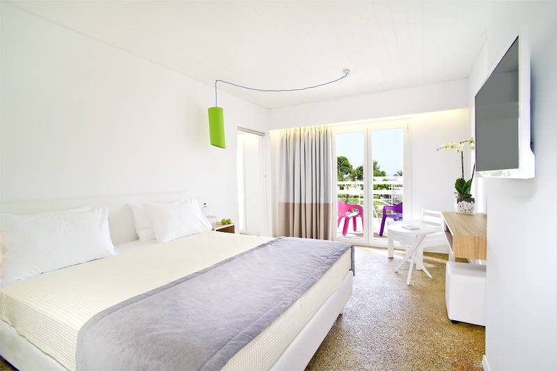 חדר משפחתי, Marathon Beach Resort