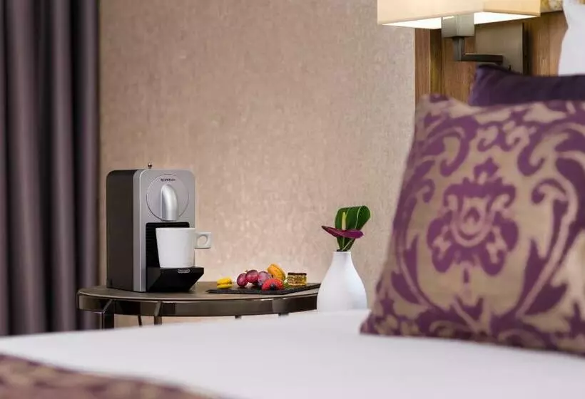 سوییت جونیور سوپریور, Mercure Budapest Korona