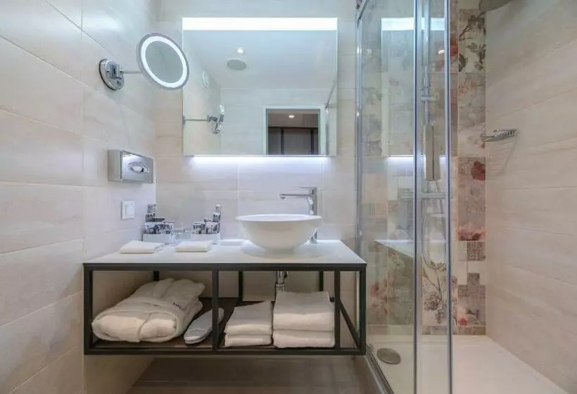 اتاق سوپریور یک تخته, Mercure Budapest Korona