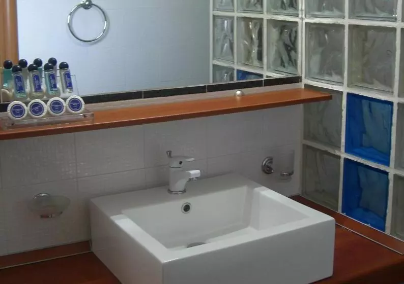 Apartament 1 Dormitor cu Vedere Laterală la Mare, Oceanida Bay