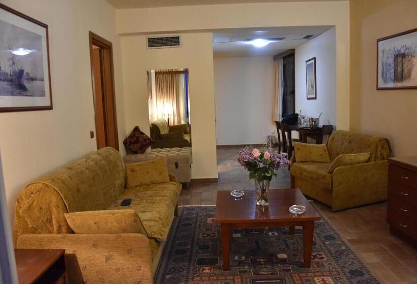 سوییت با چشمانداز دریا, Oceanis