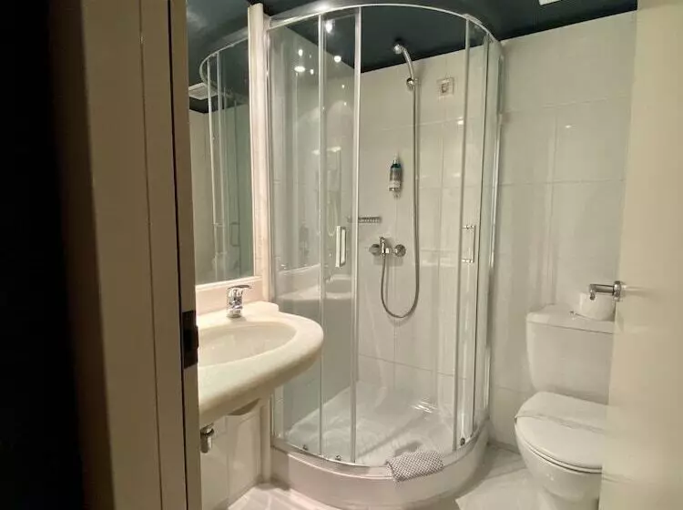 Habitació Triple Estàndard, Olympic