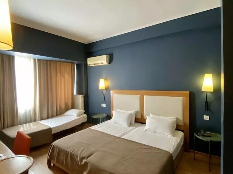 Habitació Triple Estàndard, Olympic