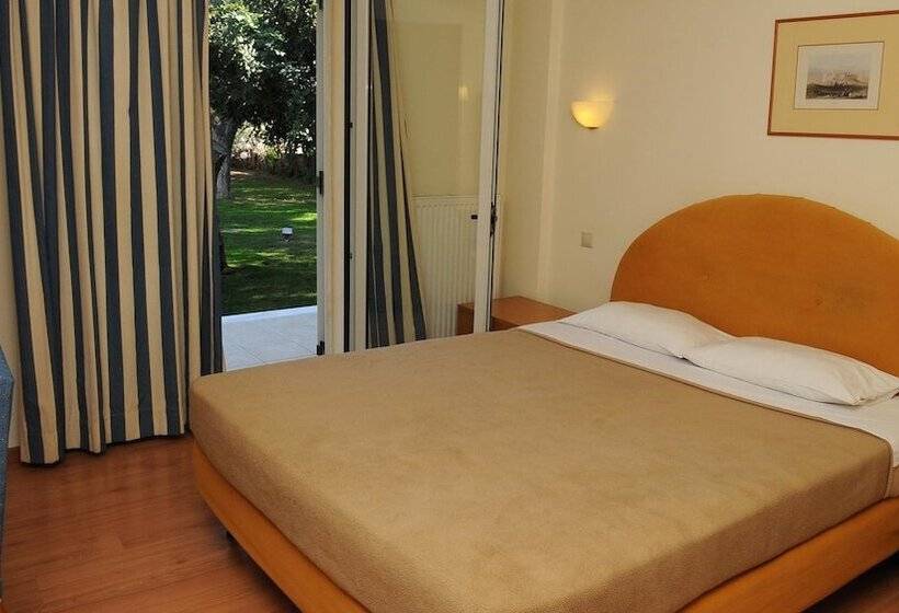 标准单人间, Pantheon