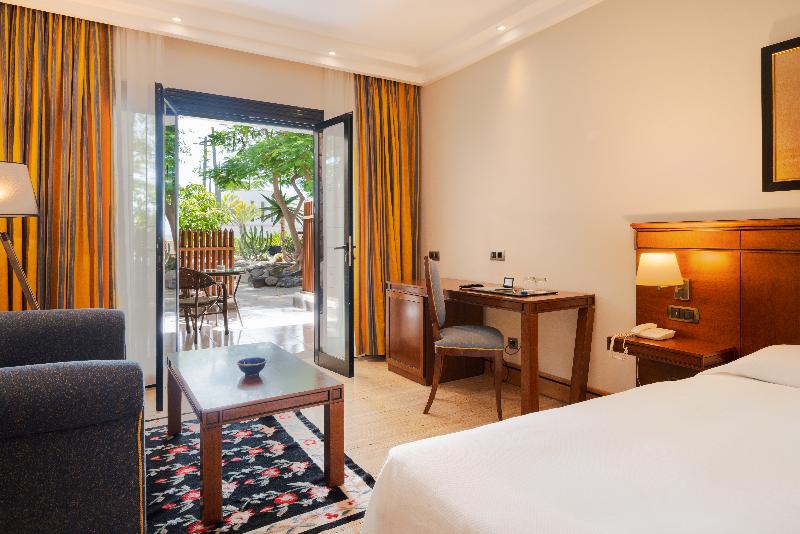 Chambre Supérieure, Plaka