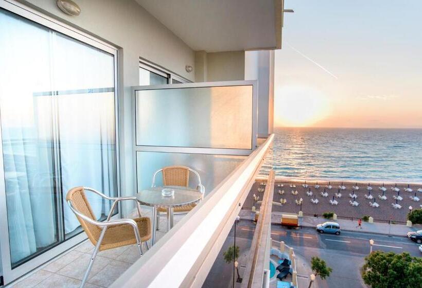 غرفة قياسية إطلالة جانبية علي البحر, Riviera