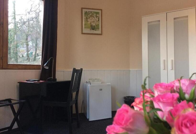 Suite with lake view, Síkfőkút