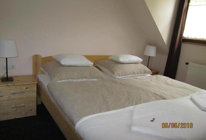 バルコニー付スイート, Síkfőkút