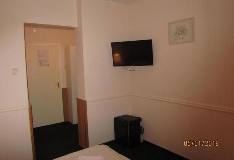 ベーシックルーム, Síkfőkút