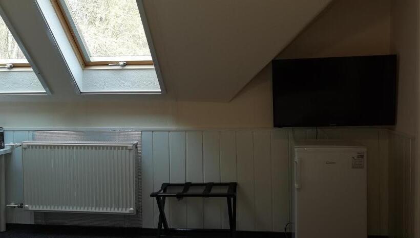 スタンダード4人部屋, Síkfőkút