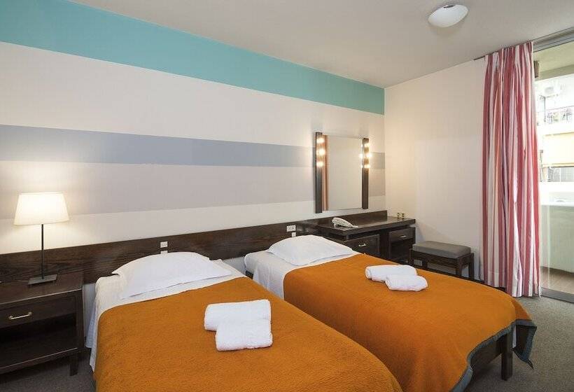 侧面带海景及2个卧室的公寓, Marina Alimos Hotel Apartments