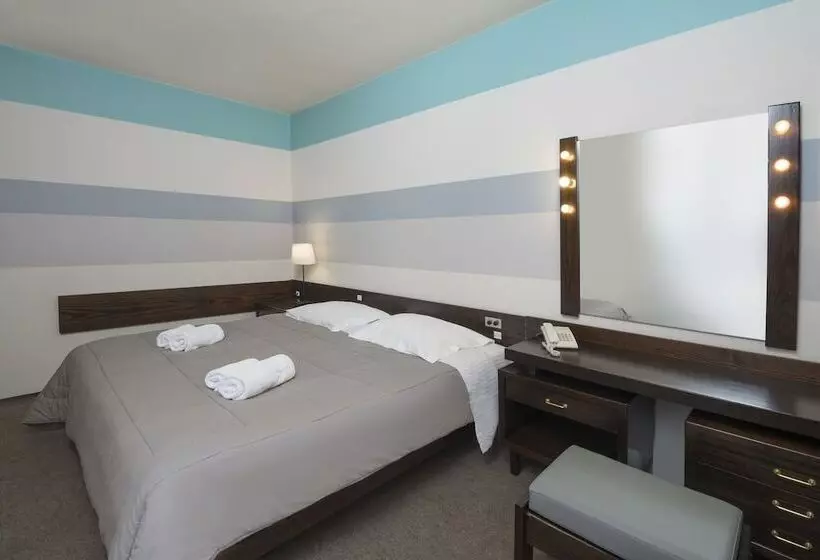 サイドオーシャンビューの２ベッドルームアパート, Marina Alimos Hotel Apartments